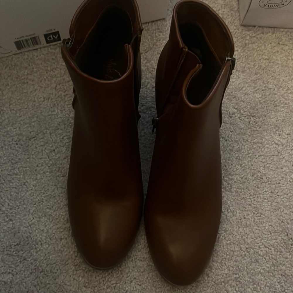 Style and Co brown boots 9
